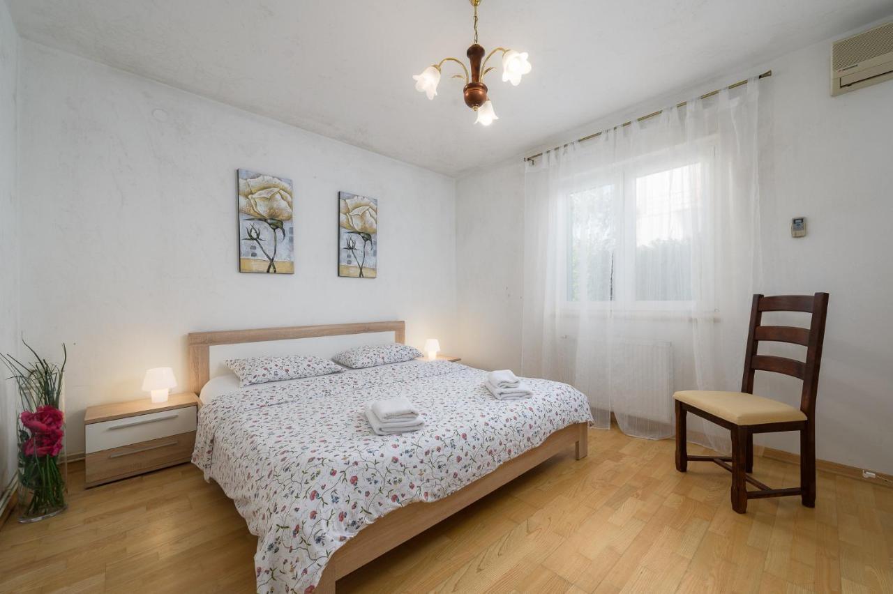 Apartman Inteuro Porec Exterior photo